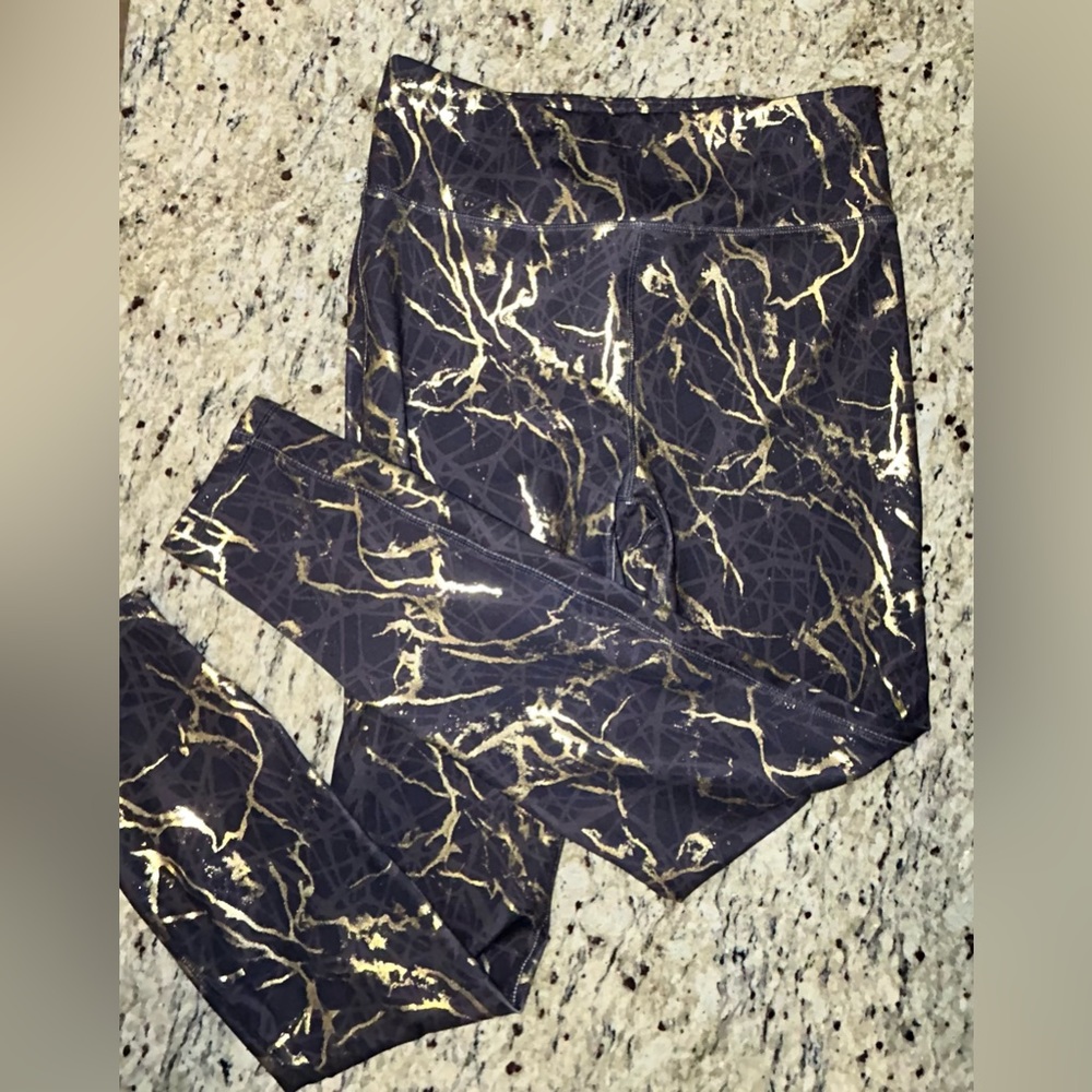 mono b APH2950 Women’s leggings NWOT gold metallic swirls size L large